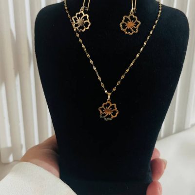 نیم ست طلا زیر یه گرم طرح گل