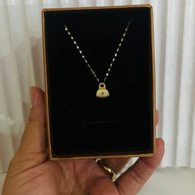 پلاک گردنبند طلا مینیمال طرح قفل