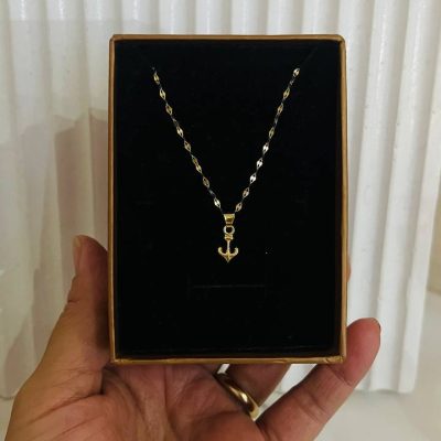 پلاک طلا مینیمال طرح لنگر کشتی